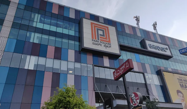 Featured Image of Park Square Mall
